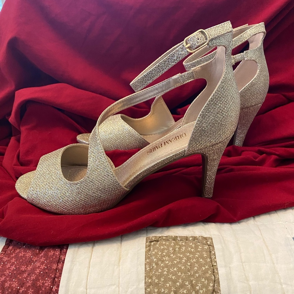 Dream Pairs Gold Strappy Open-Toe Heels. They are a size 9 and worn one time. - Picture 2 of 9